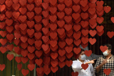 A magyarok nem nagyon hisznek a Valentin-napban, világszinten az emberek harmada készül ma szeretkezésre