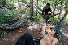 Egy év alatt dzsungelben harcoló partizánok lettek a mianmari tüntetőkből