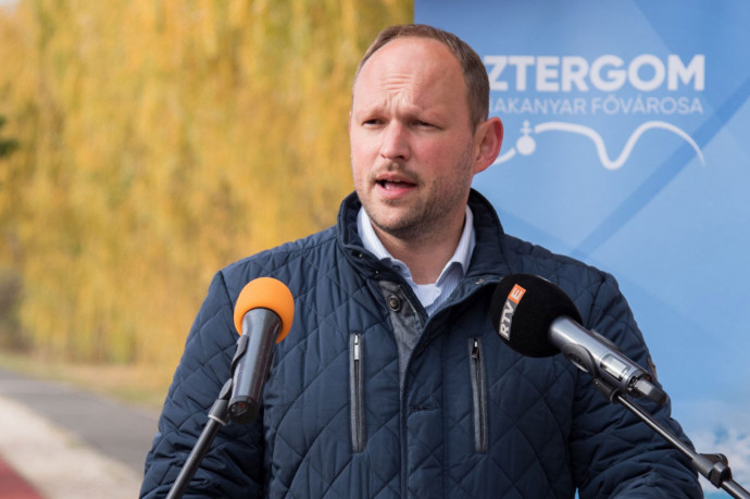 A Mol-vezér unokaöccse, Esztergom polgármestere váltja Völner Pált a Fidesz választókerületi elnöki posztján