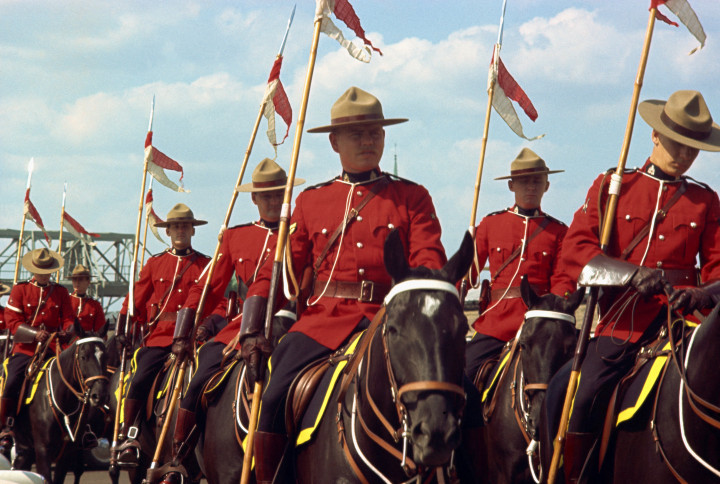 Ezek a mounties, a kanadai lovas rendőrök – Fotó: Robert Harding Productions / AFP