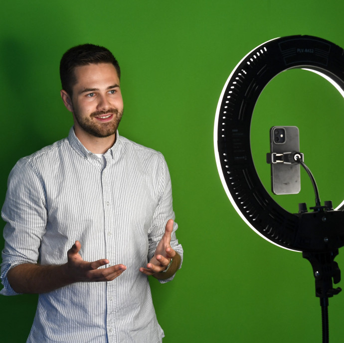 Nagyon megy a pénzügyi tanácsadás a Tiktokon, de érdemes vigyázni