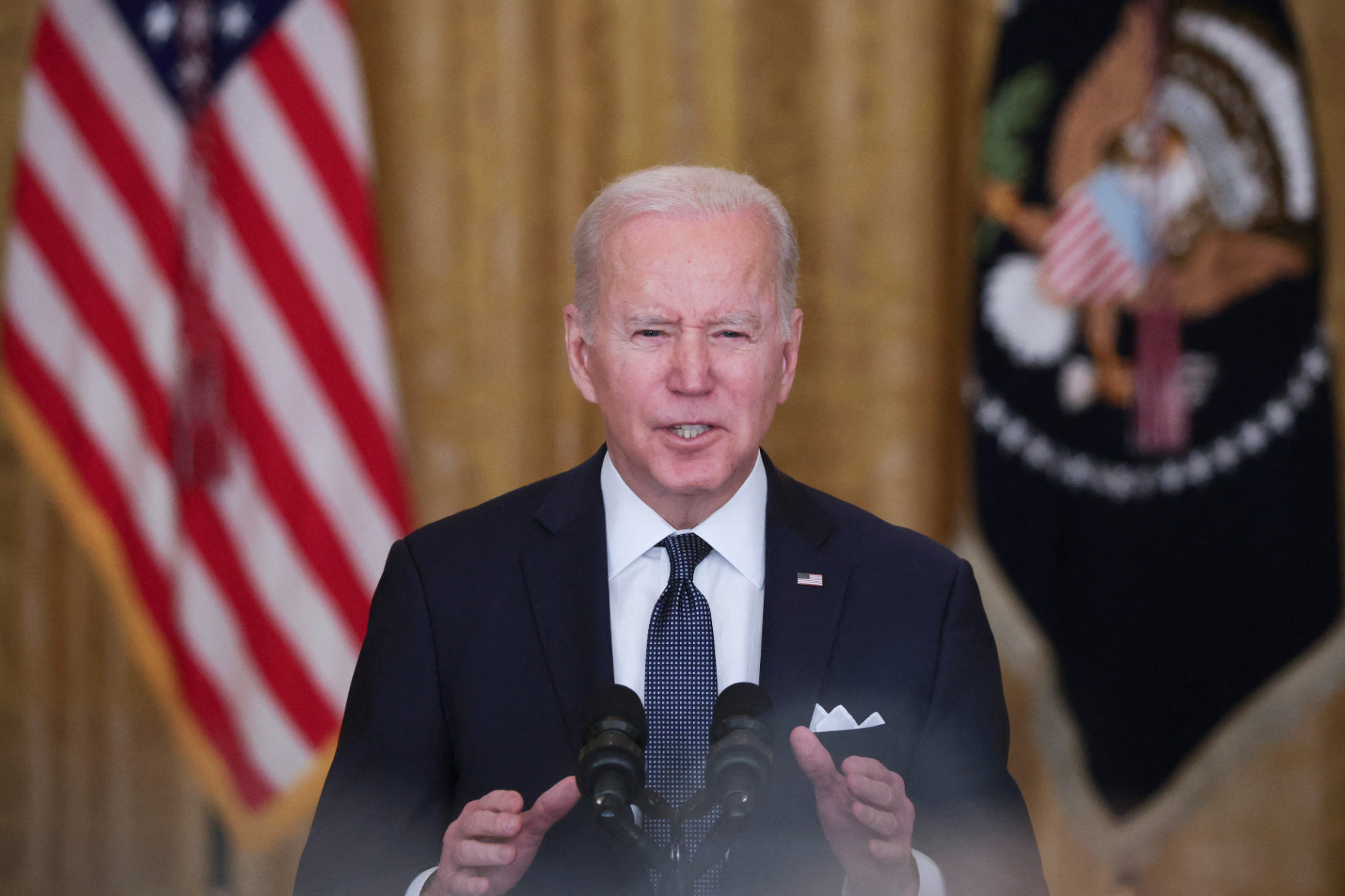 Biden: Nem küldök amerikai katonákat Ukrajnába, de minden centinyi NATO-területért teljes erővel harcolnánk