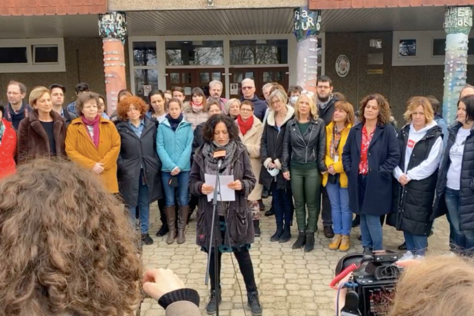 Polgári engedetlenséggel tiltakoznak az Illyés Gyula Gimnázium tanárai a sztrájkjogot sértő kormányrendelet ellen