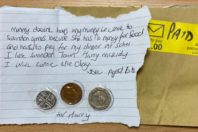 26 pennyt küldött kedvenc focicsapata sztárjának egy hatéves szurkoló, aki azért nem tud meccsre járni, mert az anyukájának nincs elég pénze ételre