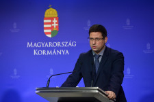 Gulyás Gergely szerint a kommunizmus és a fasizmus veszélyeztetné a magyar jogállamiságot