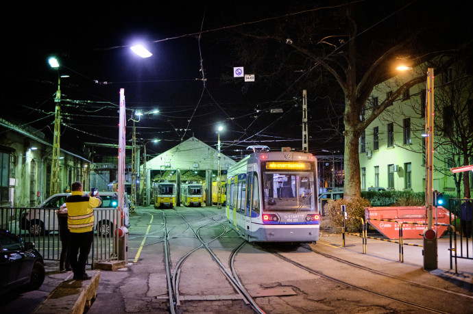 Valami gond van a tram-trainnel, de még nem tudni biztosan, micsoda