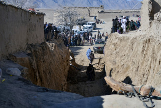Két napja kútba esett egy kilencéves kisfiú Afganisztánban, még nem sikerült kimenteni