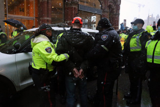 Őrizetbe vették a kanadai kamionos tüntetés két főszervezőjét