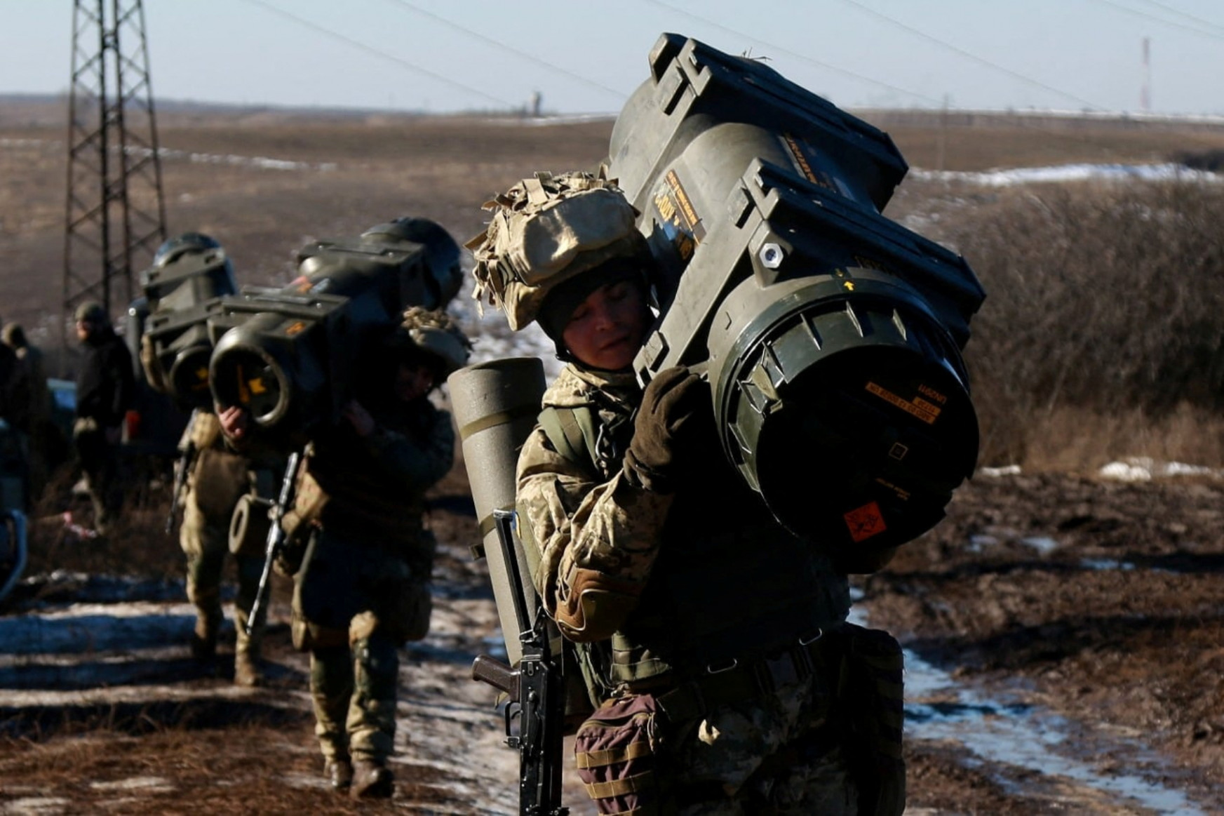A lakosság evakuálását jelentették be a kelet-ukrajnai szakadárok, tartva az ukrán hadsereg támadásától