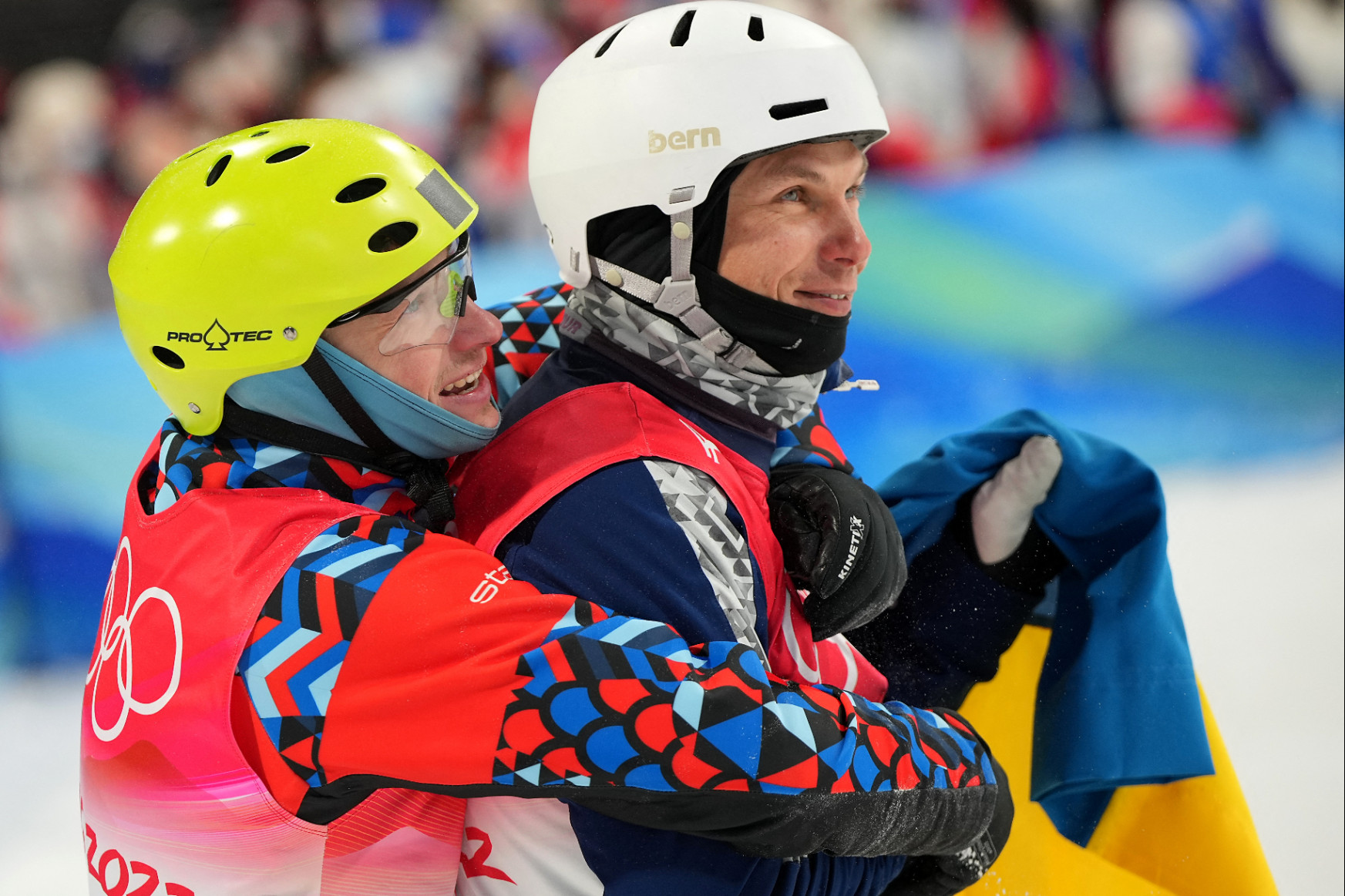 Botrány lett abból, hogy összeölelkezett az olimpiai érmes ukrán és az orosz síző