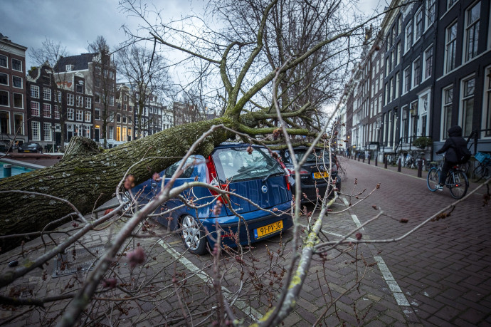 Eddig tizenkét halálos áldozata van az európai ítéletidőnek