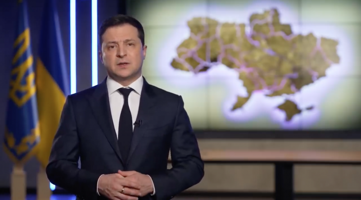 Volodimir Zelenszkij tévébeszéde 2022. február 22-én hajnalban – Forrás: Ukrajinszka Pravda