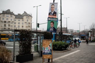 Hajnal Miklós választási kifogást tett Fürjes Balázs plakátjai miatt