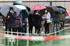 Hongkong leteszteli teljes lakosságát az omikron miatt