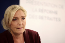 Felfüggeszti a kampányát Marine Le Pen, amíg nem kap elég aláírást az elnökválasztáson való induláshoz