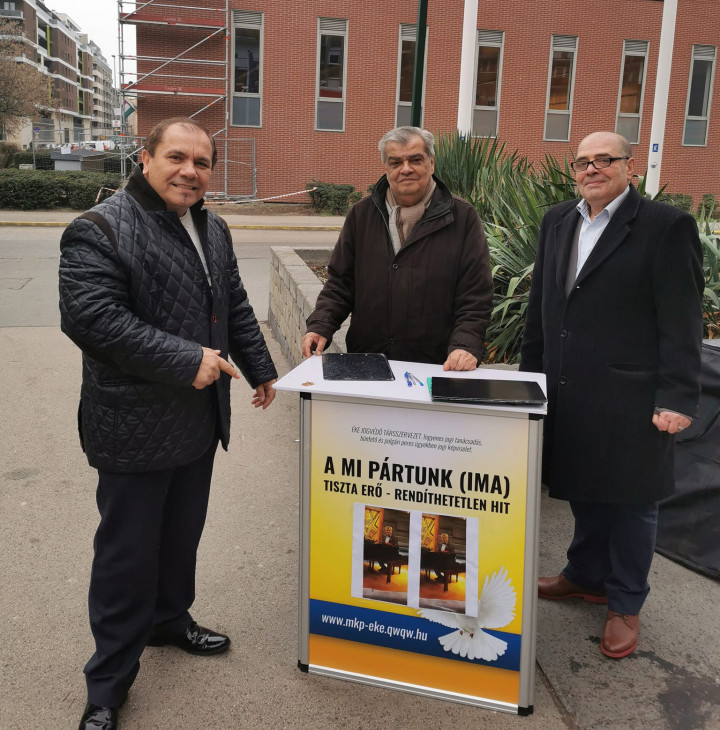 Balra Száva Vince A Mi Pártunk – IMA nyolcadik kerületi jelöltjével, Bosos Györggyel – Fotó: Száva Vince / Facebook