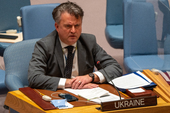 „A háborús bűnösök egyenesen a pokolra jutnak” – támadt az ENSZ ukrán nagykövete orosz kollégájára