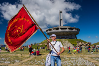 A bolgár kommunista ufó tündöklése, bukása és megmentése