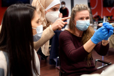 Javul a járványhelyzet, de a halálozások számának csökkenésére még várni kell