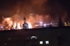 Lángokban áll egy ukrán város az orosz-ukrán határ közelében