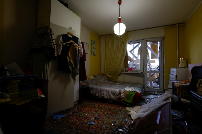 Fotók: Ukrainian Ministry of Emergencies, Umit Bektas / Reuters