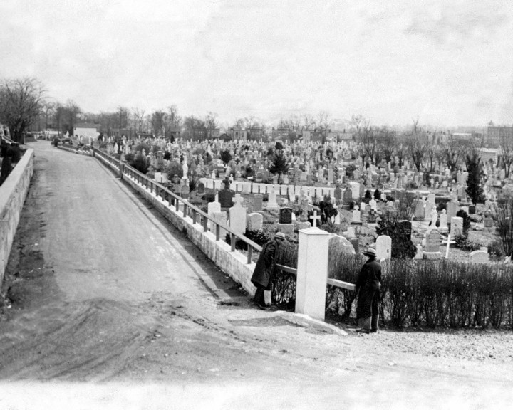 A St. Raymond temető, ahol Condon átadta a váltságdíjat – Fotó: NY Daily News Archive / Getty Images
