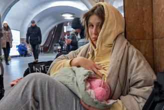 Baszd meg, Putyin!, üzeni a bombázás miatt a két hónapos gyerekével a metróban éjszakázó férfi