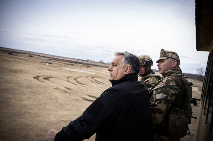 Orbán a határon: Magyarországot megvédjük, a menekülőkről gondoskodunk!