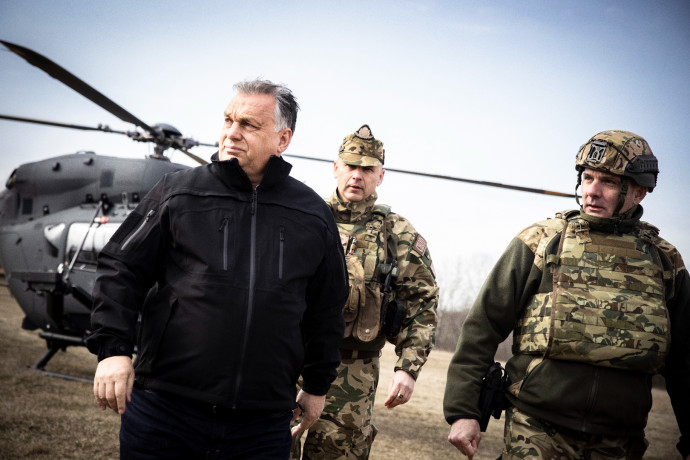 Orbán a határon: Magyarországot megvédjük, a menekülőkről gondoskodunk!