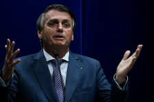 Jair Bolsonaro az ukrán elnökön gúnyolódott, majd kijelentette, hogy Brazília és Oroszország „testvérnemzetek”