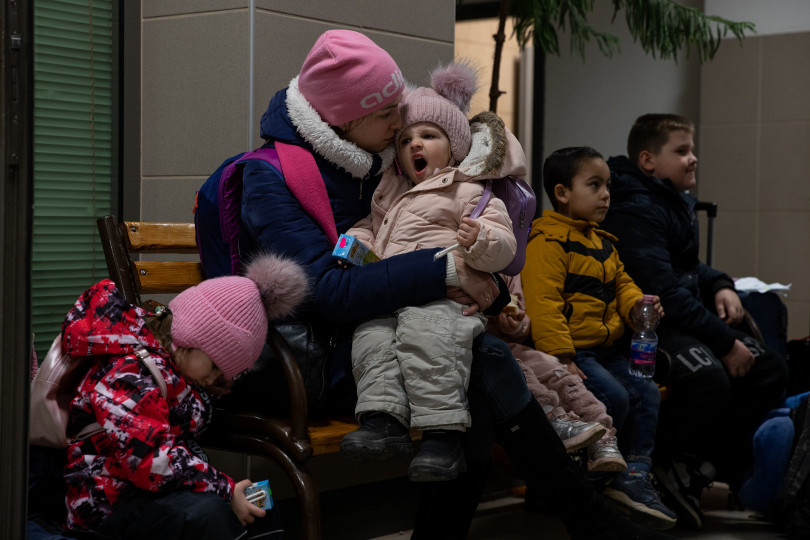 The waiting room of the Záhony train station is filled with Ukrainian refugees.