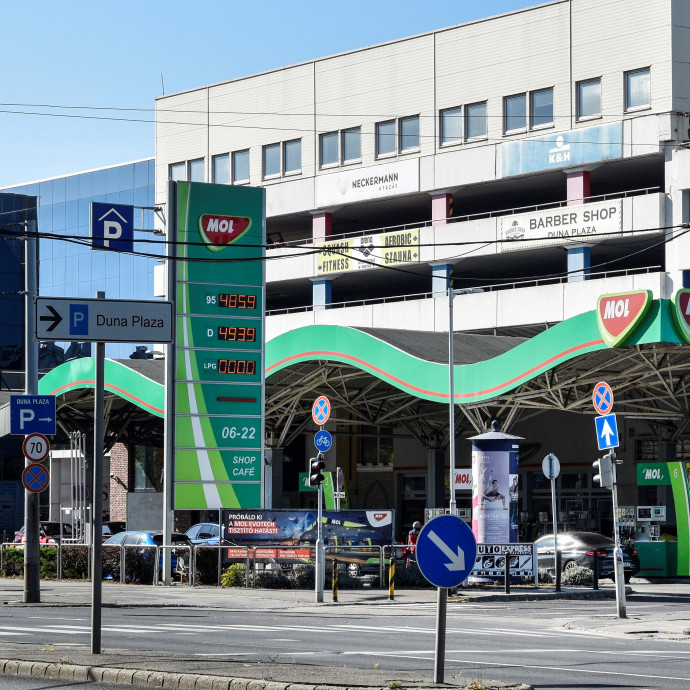 A háború miatt lépnie kellett a magyar kormánynak az üzemanyagpiacon