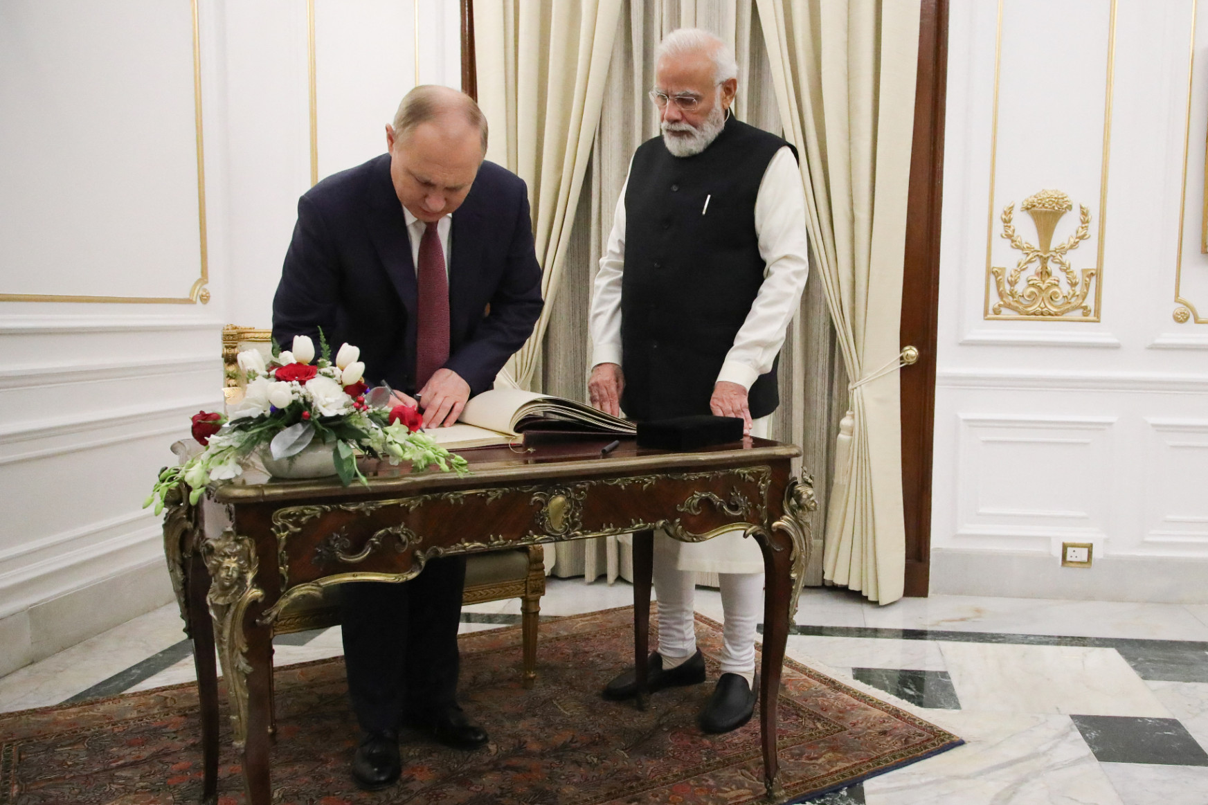 India kötéltánca: miért nem kritizálja Delhi az orosz támadást?
