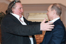 Gérard Depardieu: Tegyétek le a fegyvereket és tárgyaljatok!