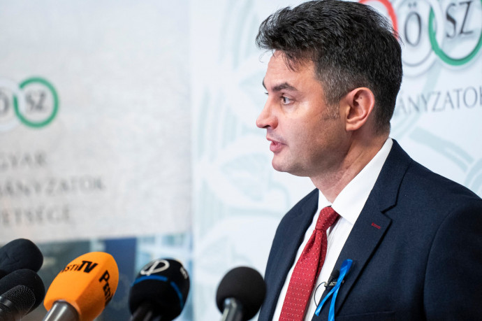 Márki-Zay: Hazugság, hogy nem járulunk hozzá az ukrajnai fegyverszállításokhoz, Orbánék megszavazták az EU-s fegyverküldést