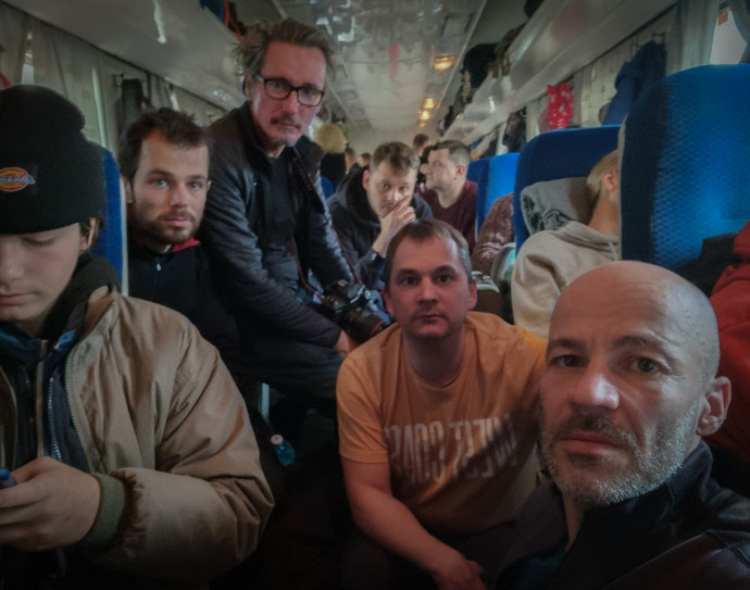 A Telex kijevi tudósító csapata a vonaton – Fotó: Földes András / Telex