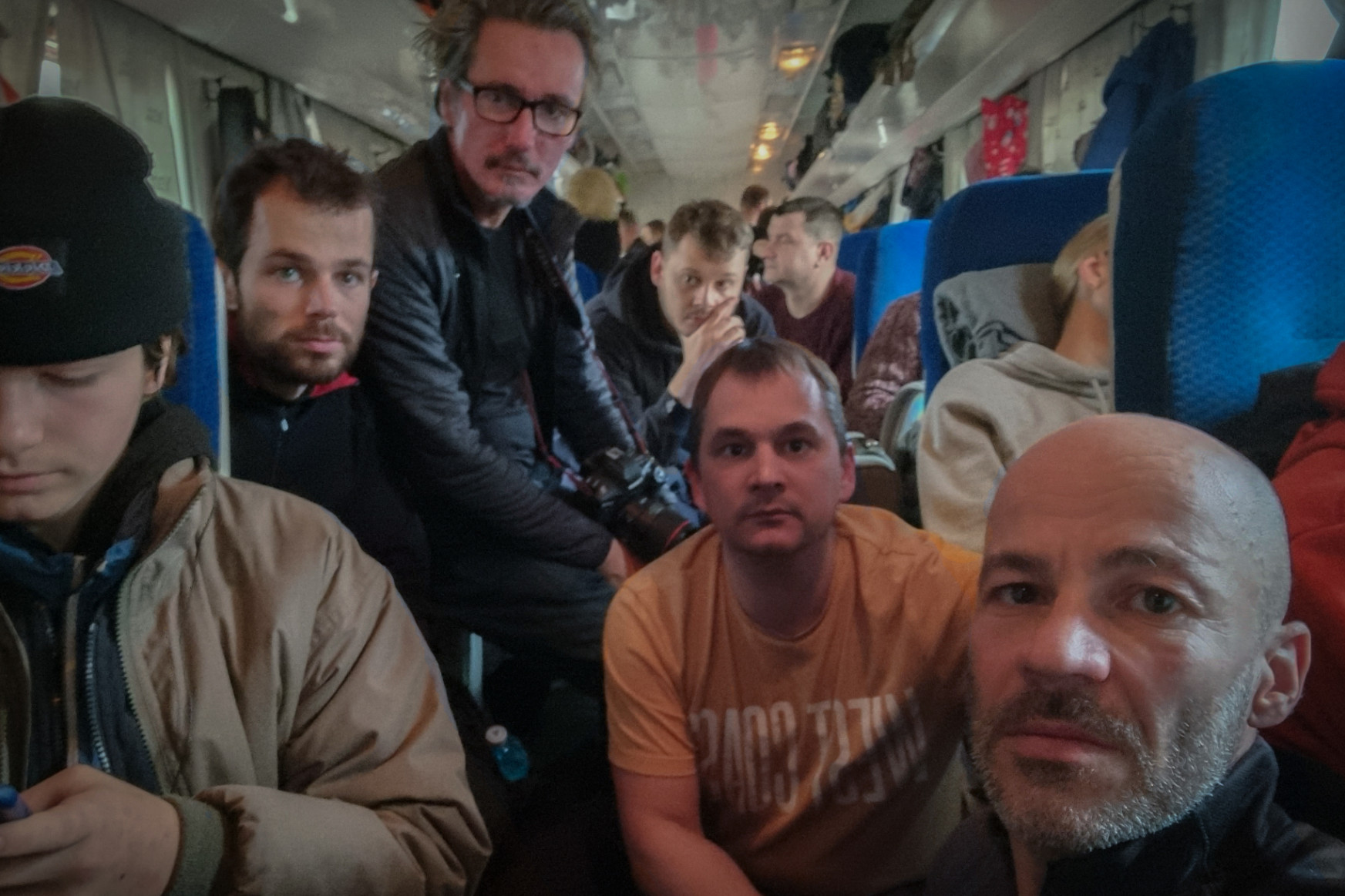 „Üzenem a maguk miniszterelnökének, hogy bassza meg!” – Ezt tapasztalták Kijevben a Telex tudósítói