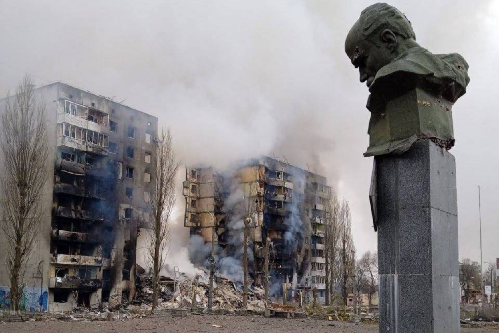 Már egymillióan menekültek el, robbanások Kijevben, leminősítette Oroszországot a Fitch és a Moody's