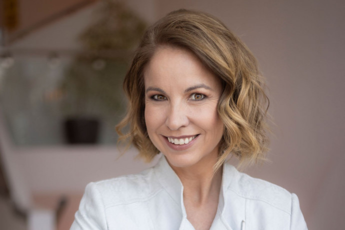 Holló Márta lesz a Magyar Telekom kommunikációs igazgatója