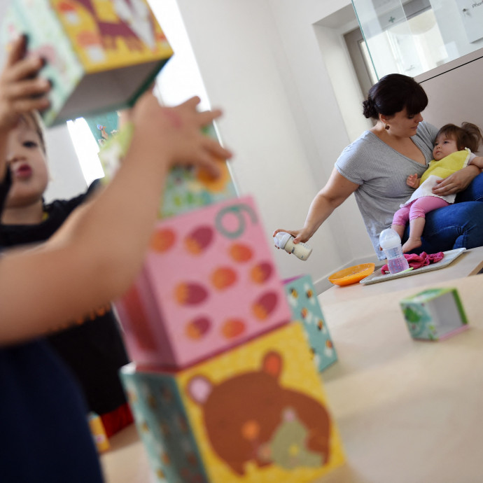 Tovább dolgoznak, később szülnek és házasodnak a magyarok