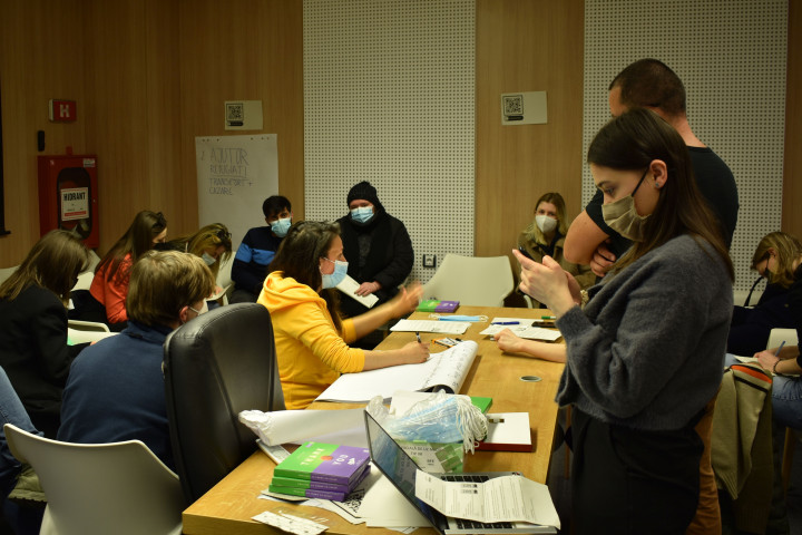 A káosz ellen: a kolozsvári civilek megpróbálják összehangolni a menekültek támogatását