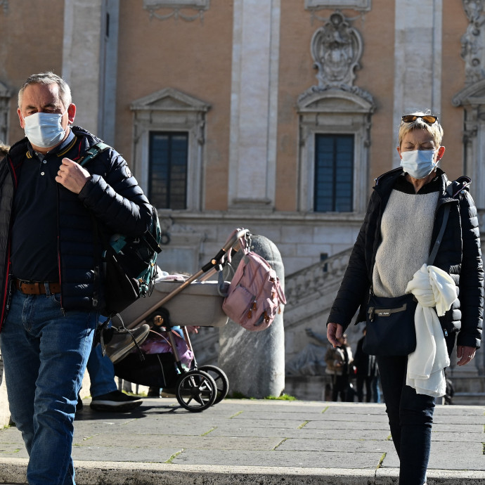 Visszaszorult a járvány a visegrádi országokban