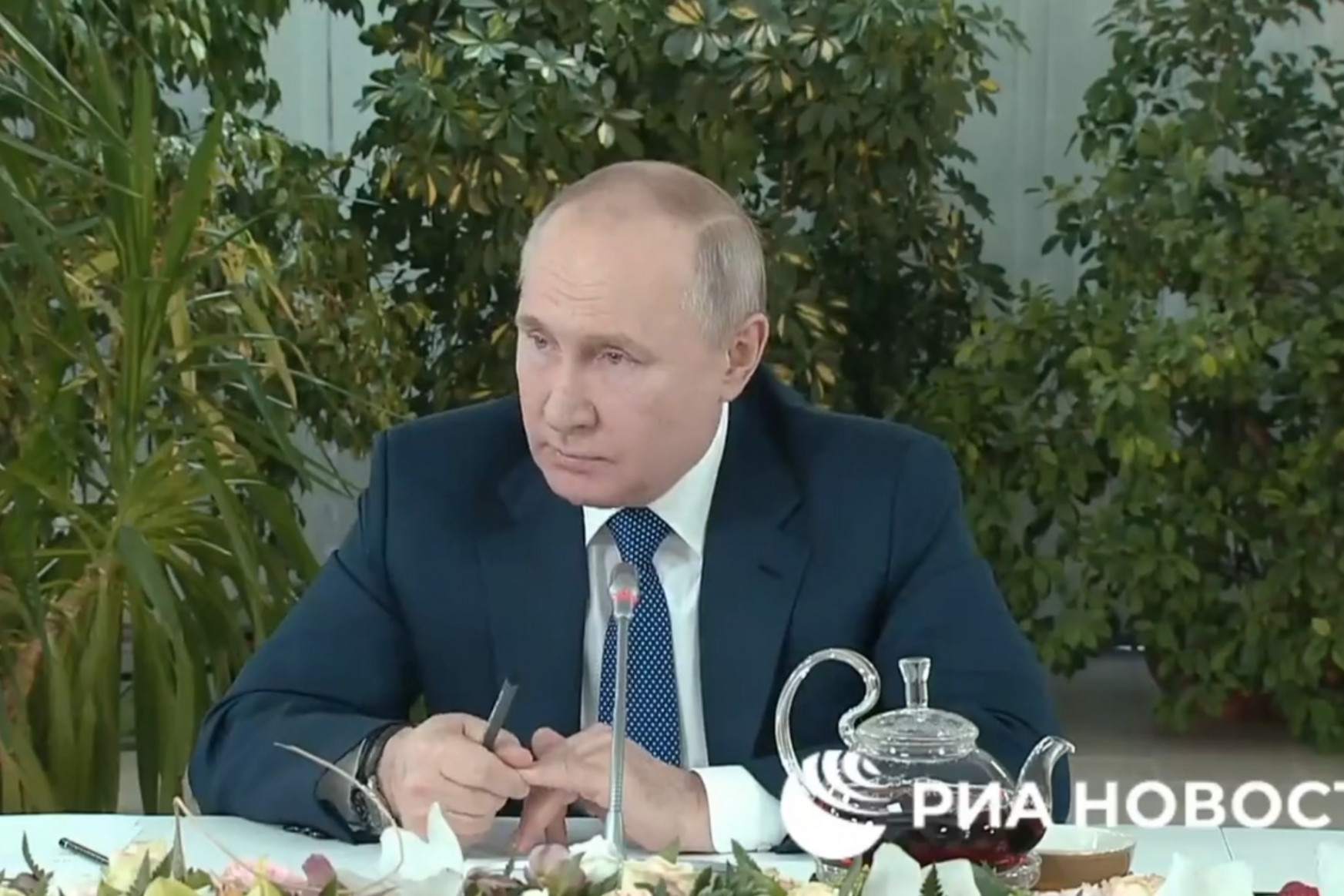 Putyin: A nyugati gazdasági szankciók felérnek egy hadüzenettel