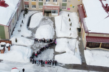 Rákos gyerekeket is felhasználtak egy orosz hadsereget támogató akcióban