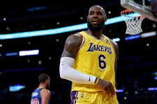 LeBron James 56 pontot dobott a Golden State Warriors ellen