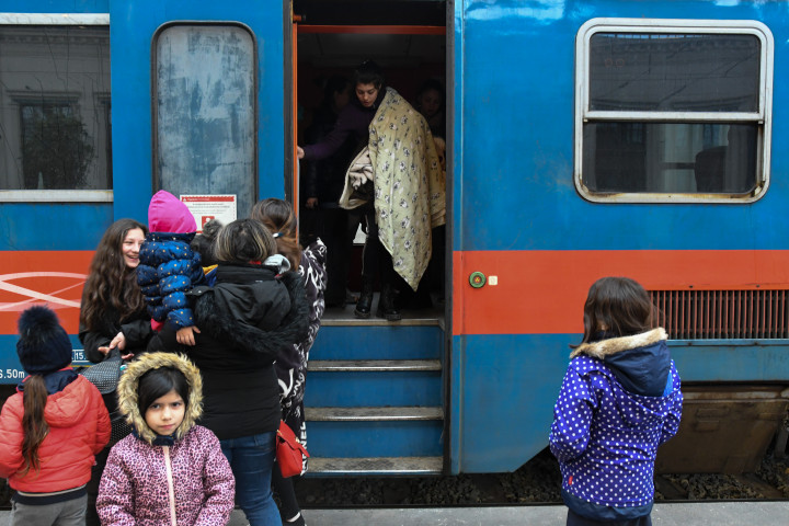 Ukrajnából érkező menekülők a Nyugati pályudvaron 2022. feburár 28-án – Fotó: Melegh Noémi Napsugár / Telex