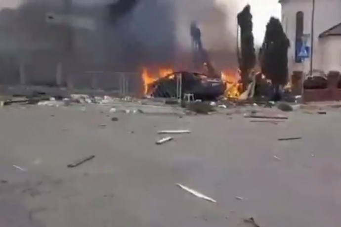 Videókon az orosz támadás Irpinyben, egy egész menekülő család halt meg a robbanásban
