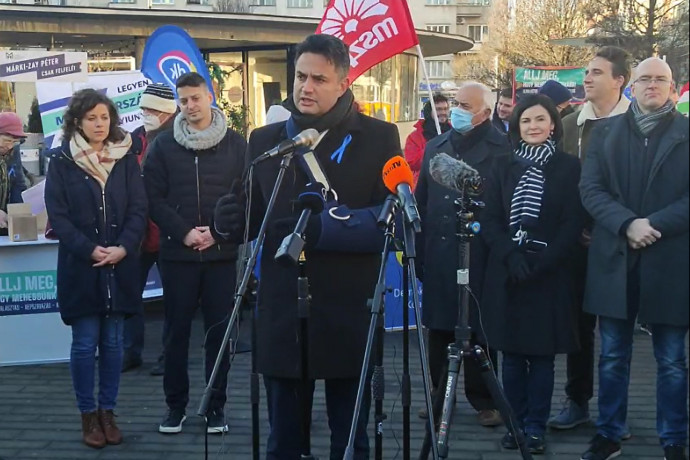 Hat hónap felfüggesztett börtönt kapott az a férfi, aki gyalázkodva és köpködve zavarta meg Márki-Zay újbudai beszédét