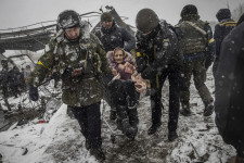 Ukrajna megálló a földalattin, kivonulások és szankciók – az orosz invázió tizenharmadik napja képekben