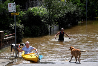 Veszélyhelyzetet hirdettek Ausztráliában a keleti
partvidéket sújtó árvizek miatt